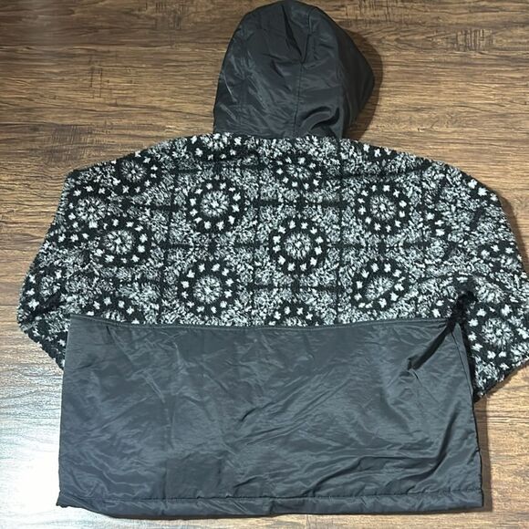 NWT ASOS DESIGN Mixed Media Paisley Print High Pile Fleece Jacket -size Large - Picture 7 of 7